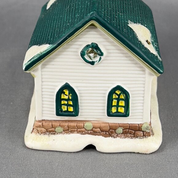 Cobblestone Corners Community Church Ceramic Christmas Village Holiday Decor Y2K - Picture 10 of 15